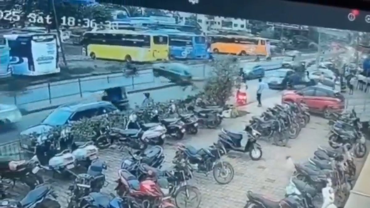 Shocking VIDEO: Newly Bought Car Goes Out Of Control In Pimpri-Chinchwad’s Bhosari On Pune-Nashik Highway