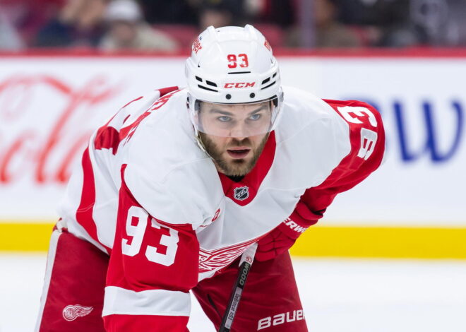 "I Had A Clearer Mind": Alex DeBrincat Explains Difference Between First and Second Seasons With Red Wings