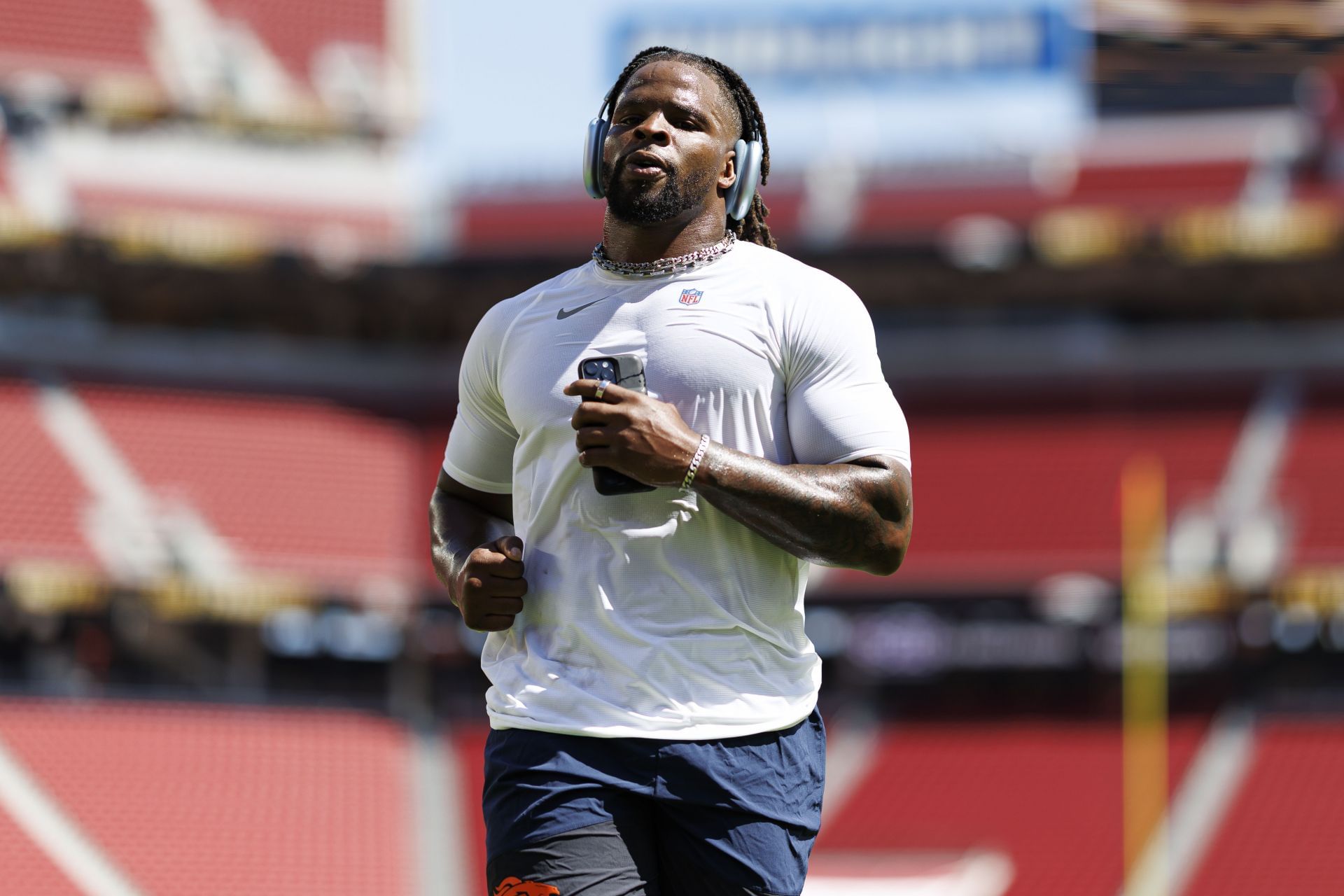 “49ers dodged a bullet”: NFL fans react as Broncos LB Dre Greenlaw gets sidelined for 4 weeks with injury