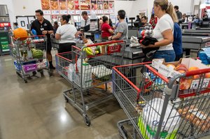 Consumer confidence in the economy hit lowest level since April