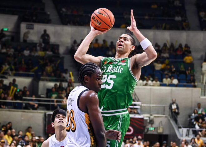 UAAP: UST’s Collins Akowe tips hat to Mike Phillips after duel