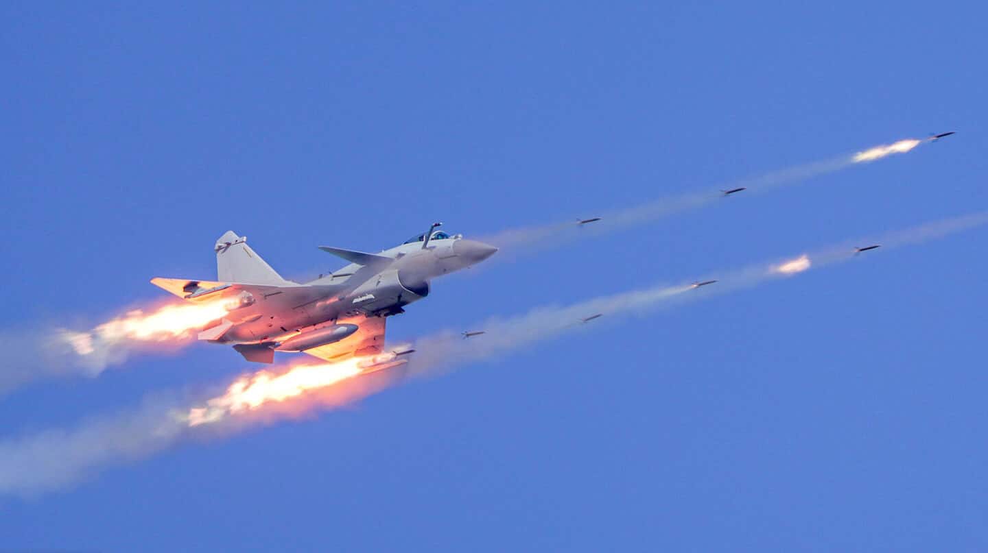 30 civilians killed as Pakistan Air Force bombs Taliban hideouts
