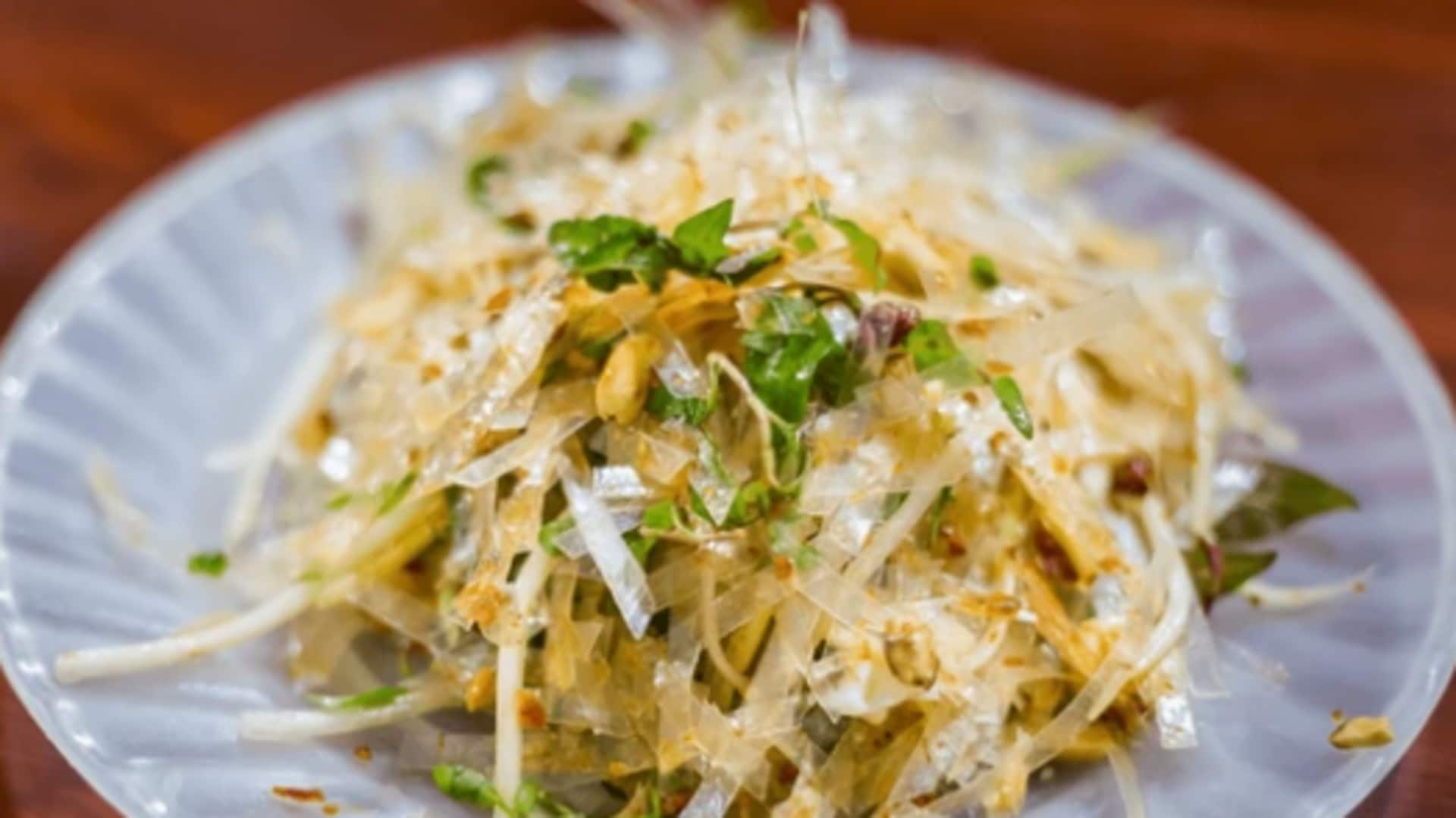 Must-try Vietnamese snacks