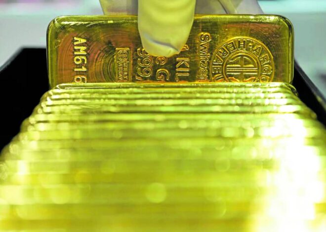 Gold tops $4,000 for first time on political, economic worries