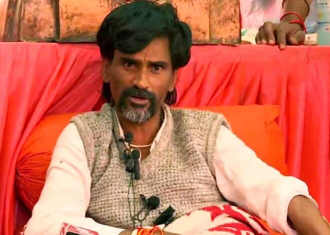 Munde cousins should not `mess` with me, warns Manoj Jarange