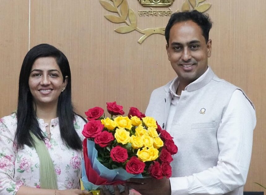 Ayush Prasad Assumes Office As Nashik Collector, Emphasises Efficiency & Accountability
