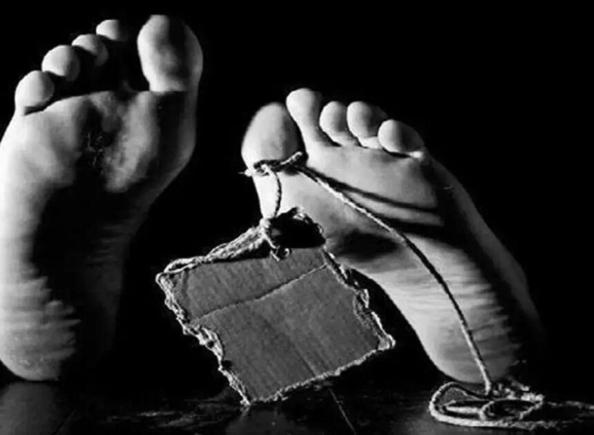 Two 13-year-old girls found in well, police recover suicide note